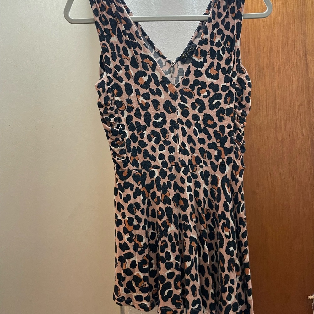 Sleeveless top, 95% rayon and 5% spandex